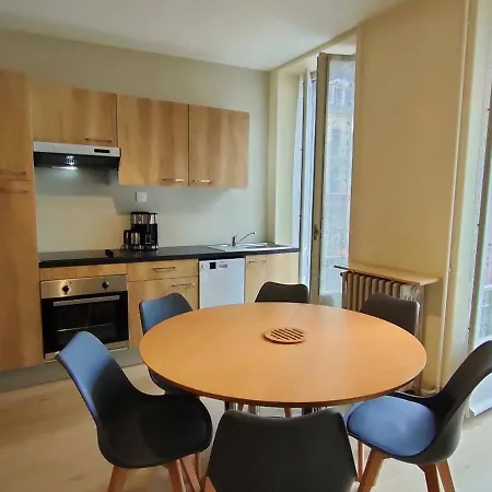 Lägenhet T3 Pour 6 Personnes A Cauterets, Proche Thermes Et Telecabines - Fr-1-234-142